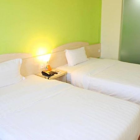 7 Days Inn Гуанчжоу Екстер'єр фото